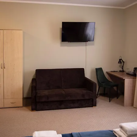 Готель Forest *